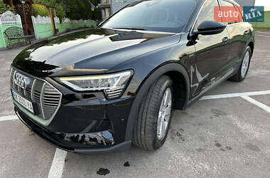 Внедорожник / Кроссовер Audi e-tron 2019 в Дубно