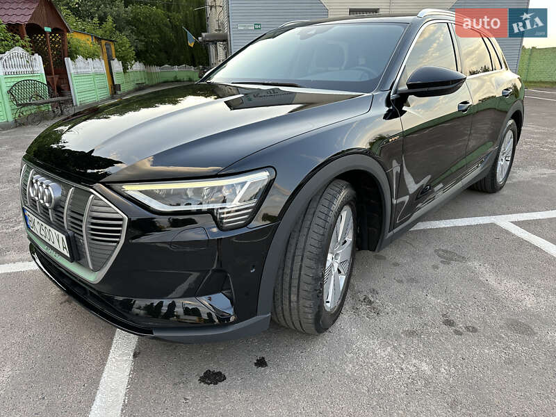 Audi e-tron 2019
