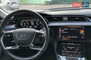 Внедорожник / Кроссовер Audi e-tron 2019 в 