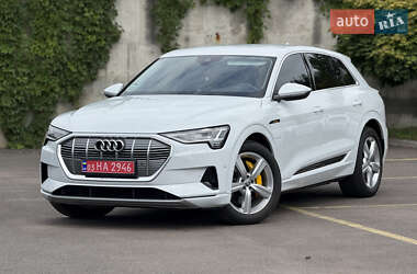 Внедорожник / Кроссовер Audi e-tron 2021 в 