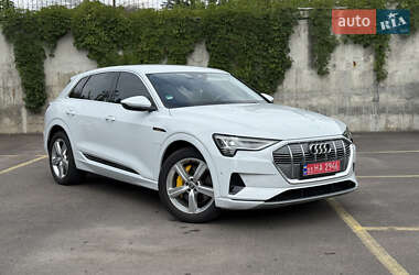 Внедорожник / Кроссовер Audi e-tron 2021 в 