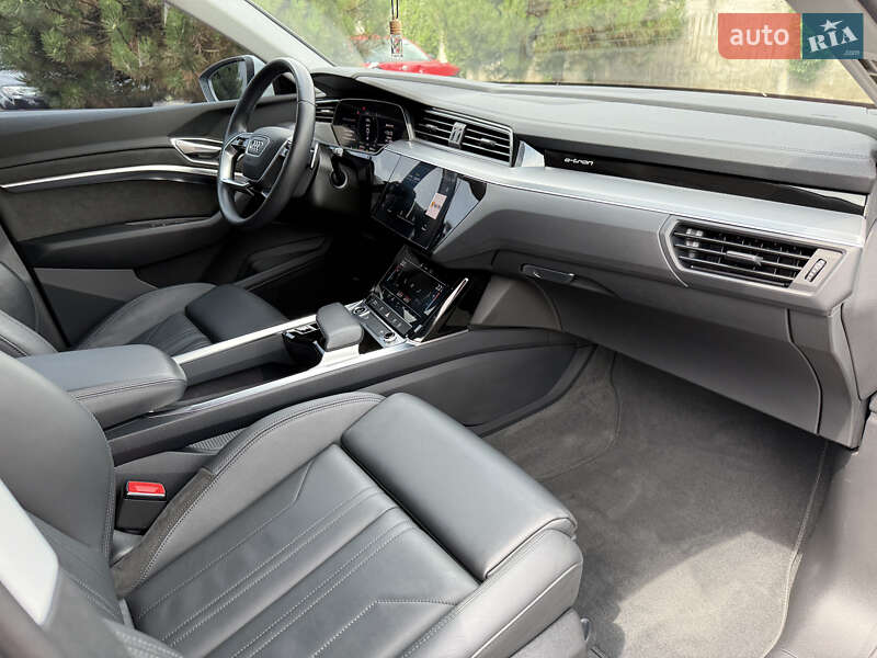 Внедорожник / Кроссовер Audi e-tron 2021 в Ровно