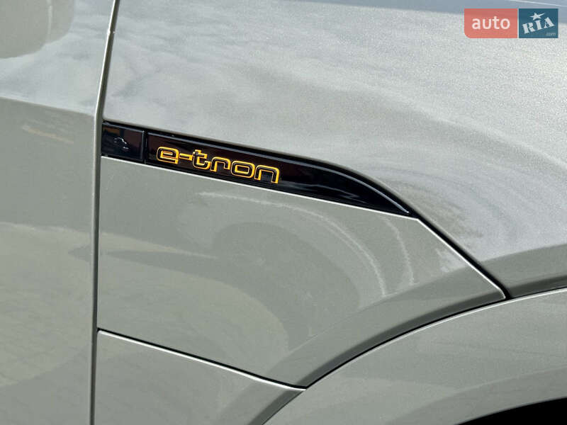 Внедорожник / Кроссовер Audi e-tron 2022 в Мукачево