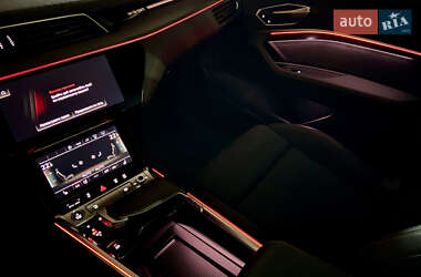 Внедорожник / Кроссовер Audi e-tron 2022 в 