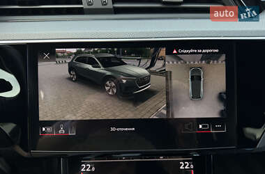 Внедорожник / Кроссовер Audi e-tron 2022 в 