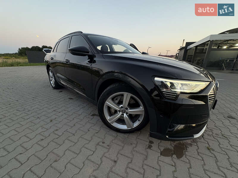 Позашляховик / Кросовер Audi e-tron 2019 в Радехові
