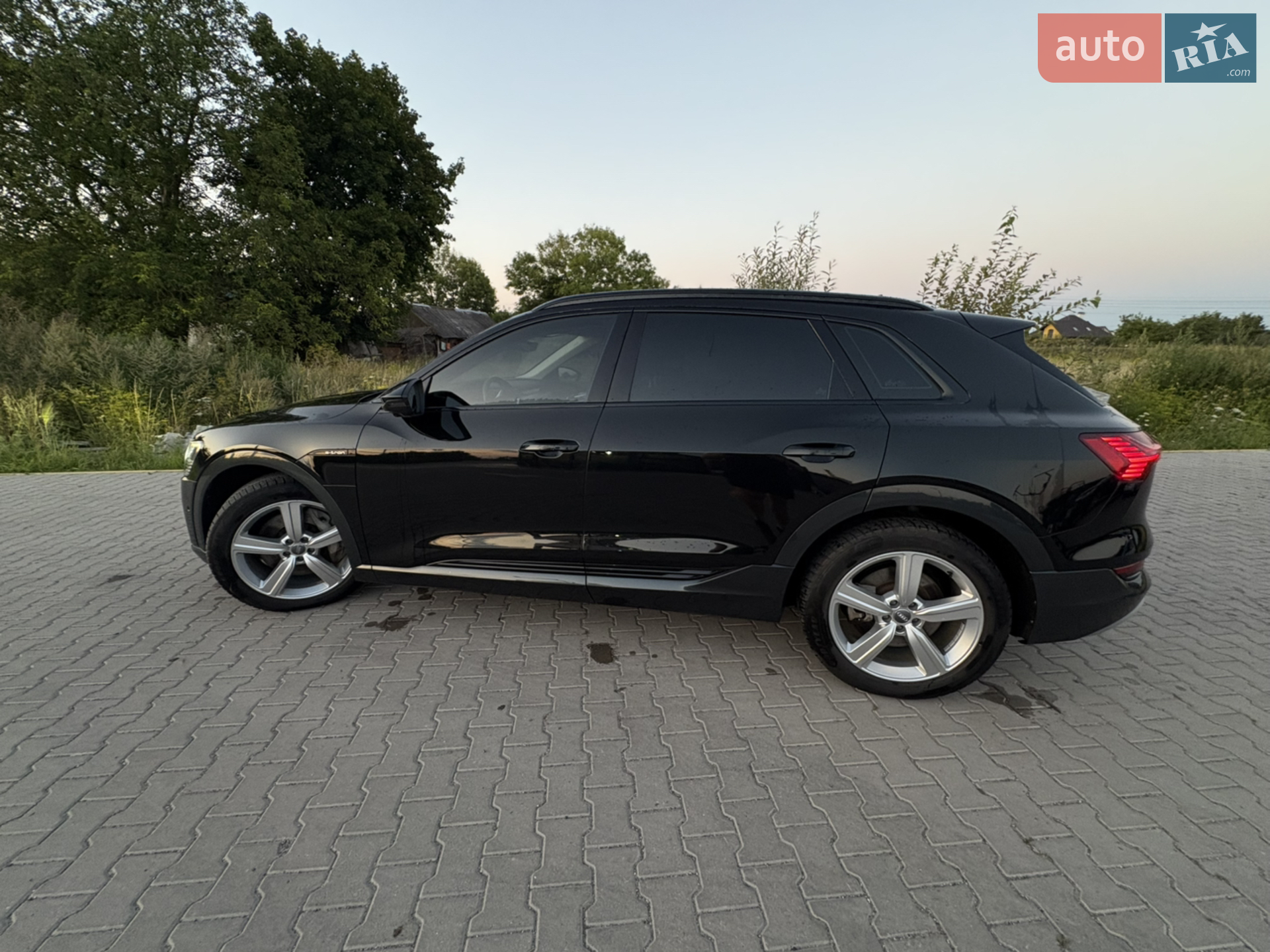 2019 Audi e-tron - мініатюра 8