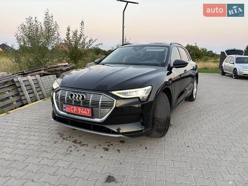 Позашляховик / Кросовер Audi e-tron 2019 в Радехові