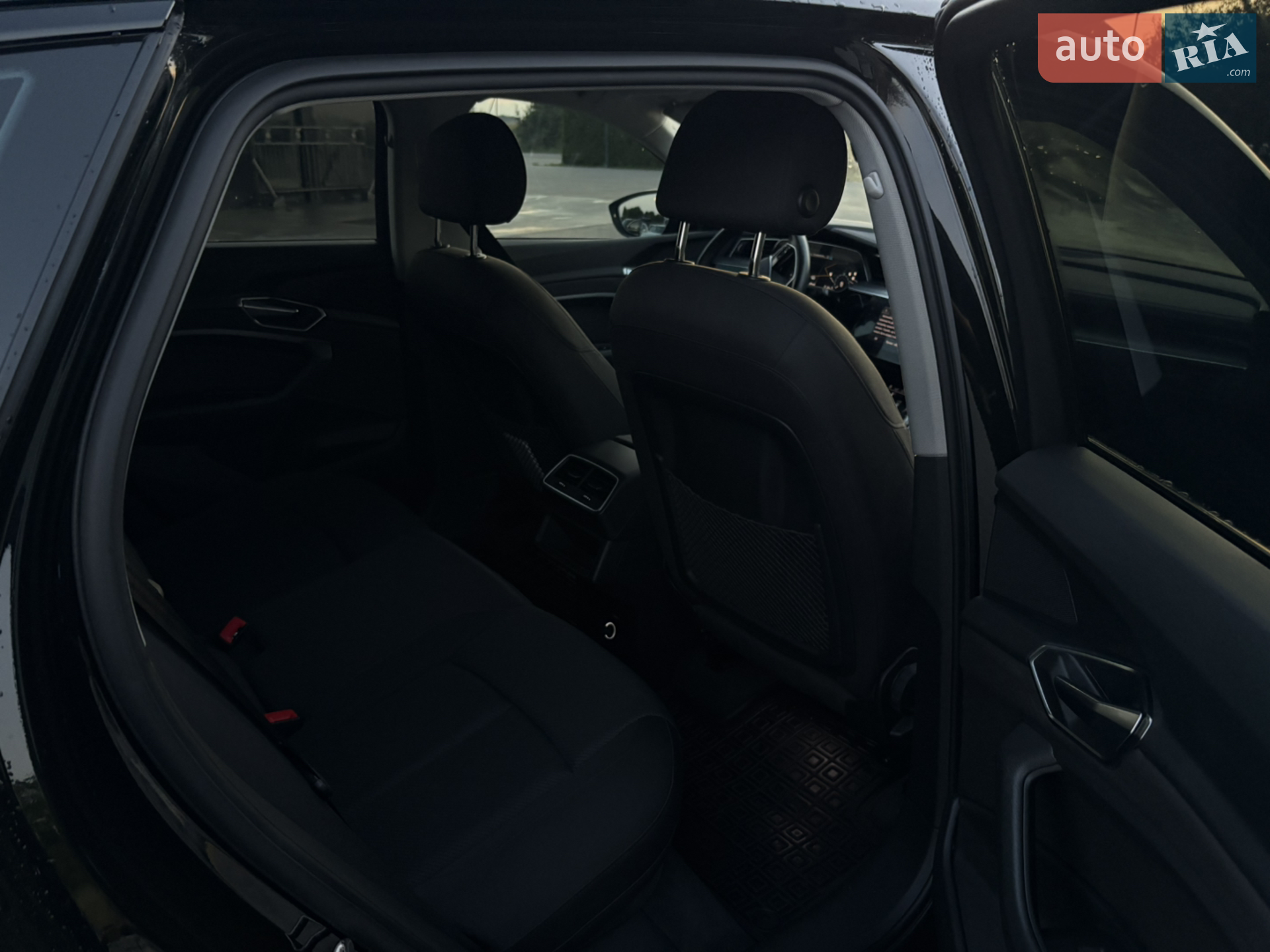 2019 Audi e-tron - мініатюра 29