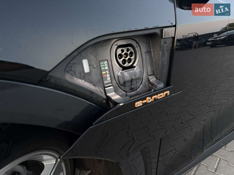 Позашляховик / Кросовер Audi e-tron 2019 в Радехові