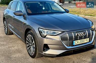 Внедорожник / Кроссовер Audi e-tron 2021 в 