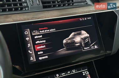 Внедорожник / Кроссовер Audi e-tron 2022 в 