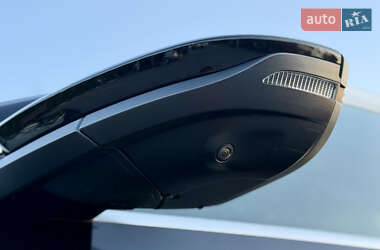 Внедорожник / Кроссовер Audi e-tron 2022 в 