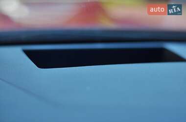 Позашляховик / Кросовер Audi e-tron 2021 в 