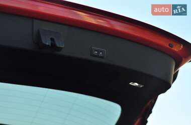 Позашляховик / Кросовер Audi e-tron 2021 в 
