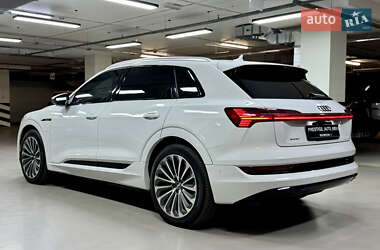Внедорожник / Кроссовер Audi e-tron 2019 в 
