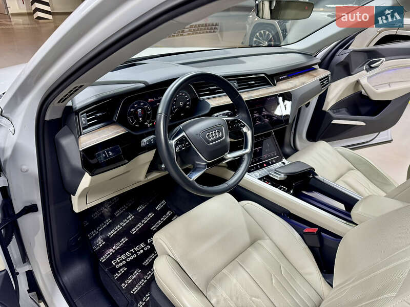 Внедорожник / Кроссовер Audi e-tron 2019 в Киеве