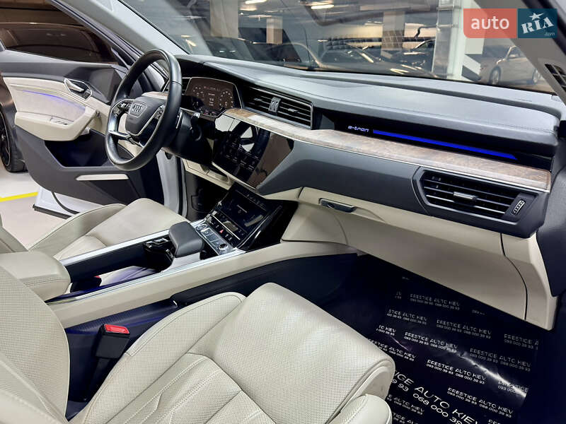 Внедорожник / Кроссовер Audi e-tron 2019 в Киеве