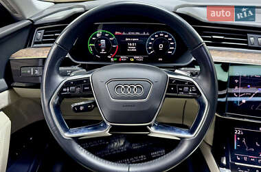 Внедорожник / Кроссовер Audi e-tron 2019 в 