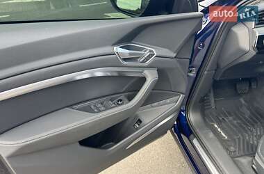Внедорожник / Кроссовер Audi e-tron 2021 в 