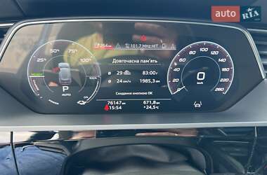 Внедорожник / Кроссовер Audi e-tron 2021 в 