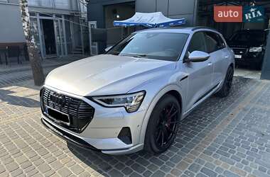 Внедорожник / Кроссовер Audi e-tron 2019 в 