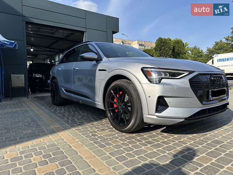 Внедорожник / Кроссовер Audi e-tron 2019 в Львове