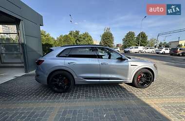Внедорожник / Кроссовер Audi e-tron 2019 в 