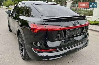 Позашляховик / Кросовер Audi e-tron 2020 в 