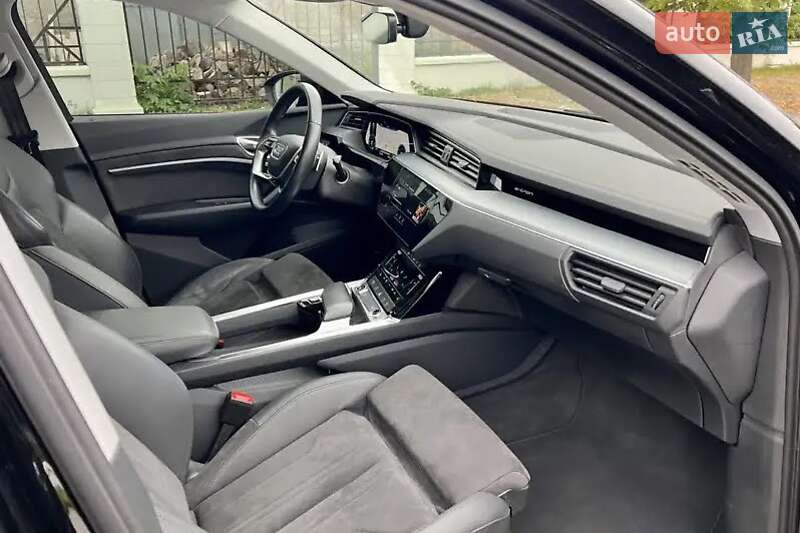 Внедорожник / Кроссовер Audi e-tron 2020 в Тернополе