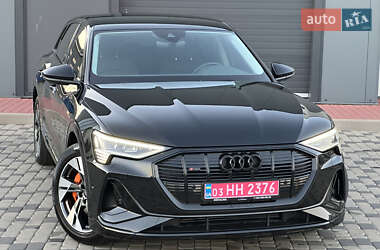 Позашляховик / Кросовер Audi e-tron 2023 в 