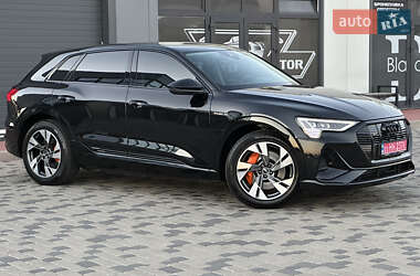 Позашляховик / Кросовер Audi e-tron 2023 в 