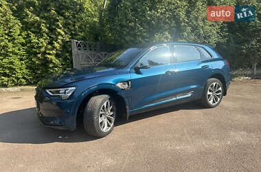 Внедорожник / Кроссовер Audi e-tron 2019 в 