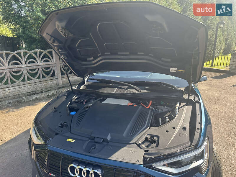 Позашляховик / Кросовер Audi e-tron 2019 в Івано-Франківську