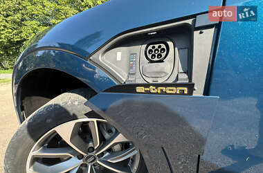Внедорожник / Кроссовер Audi e-tron 2019 в 