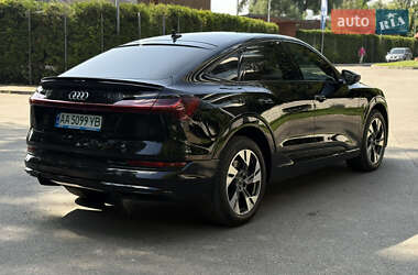 Внедорожник / Кроссовер Audi e-tron 2021 в 