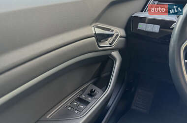 Внедорожник / Кроссовер Audi e-tron 2021 в 