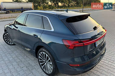 Внедорожник / Кроссовер Audi e-tron 2019 в 