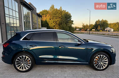 Внедорожник / Кроссовер Audi e-tron 2019 в 