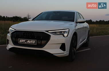 Внедорожник / Кроссовер Audi e-tron 2021 в 