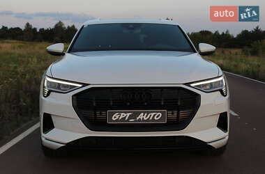 Внедорожник / Кроссовер Audi e-tron 2021 в 