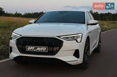 Внедорожник / Кроссовер Audi e-tron 2021 в 