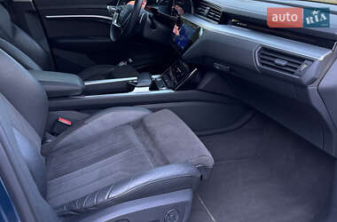Внедорожник / Кроссовер Audi e-tron 2019 в 