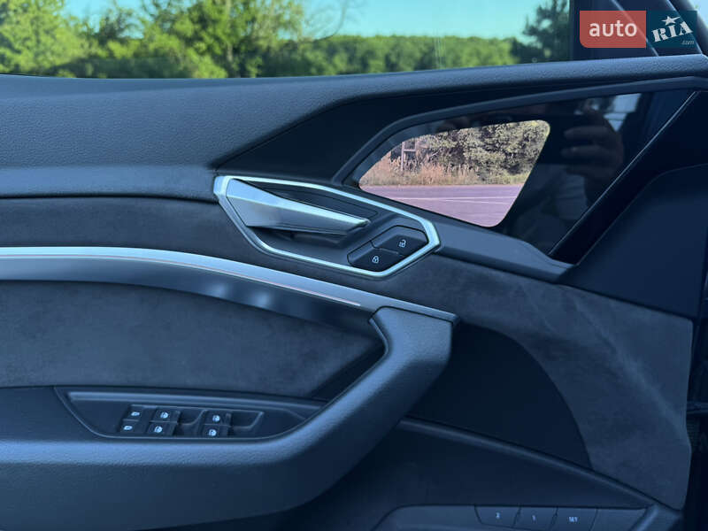 Внедорожник / Кроссовер Audi e-tron 2019 в Ужгороде