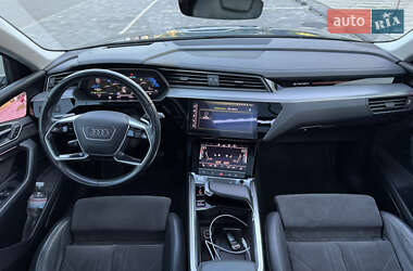 Внедорожник / Кроссовер Audi e-tron 2019 в 