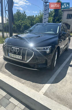 Внедорожник / Кроссовер Audi e-tron 2020 в 