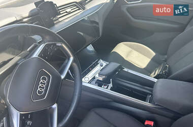 Внедорожник / Кроссовер Audi e-tron 2020 в 