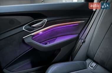 Внедорожник / Кроссовер Audi e-tron 2020 в 