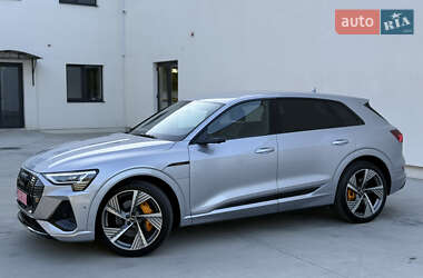 Внедорожник / Кроссовер Audi e-tron 2022 в 