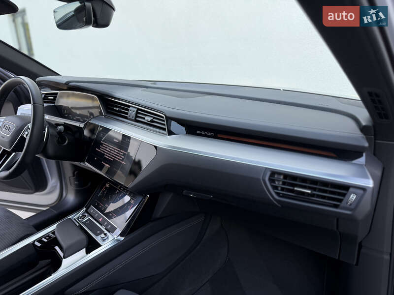Внедорожник / Кроссовер Audi e-tron 2022 в Киеве